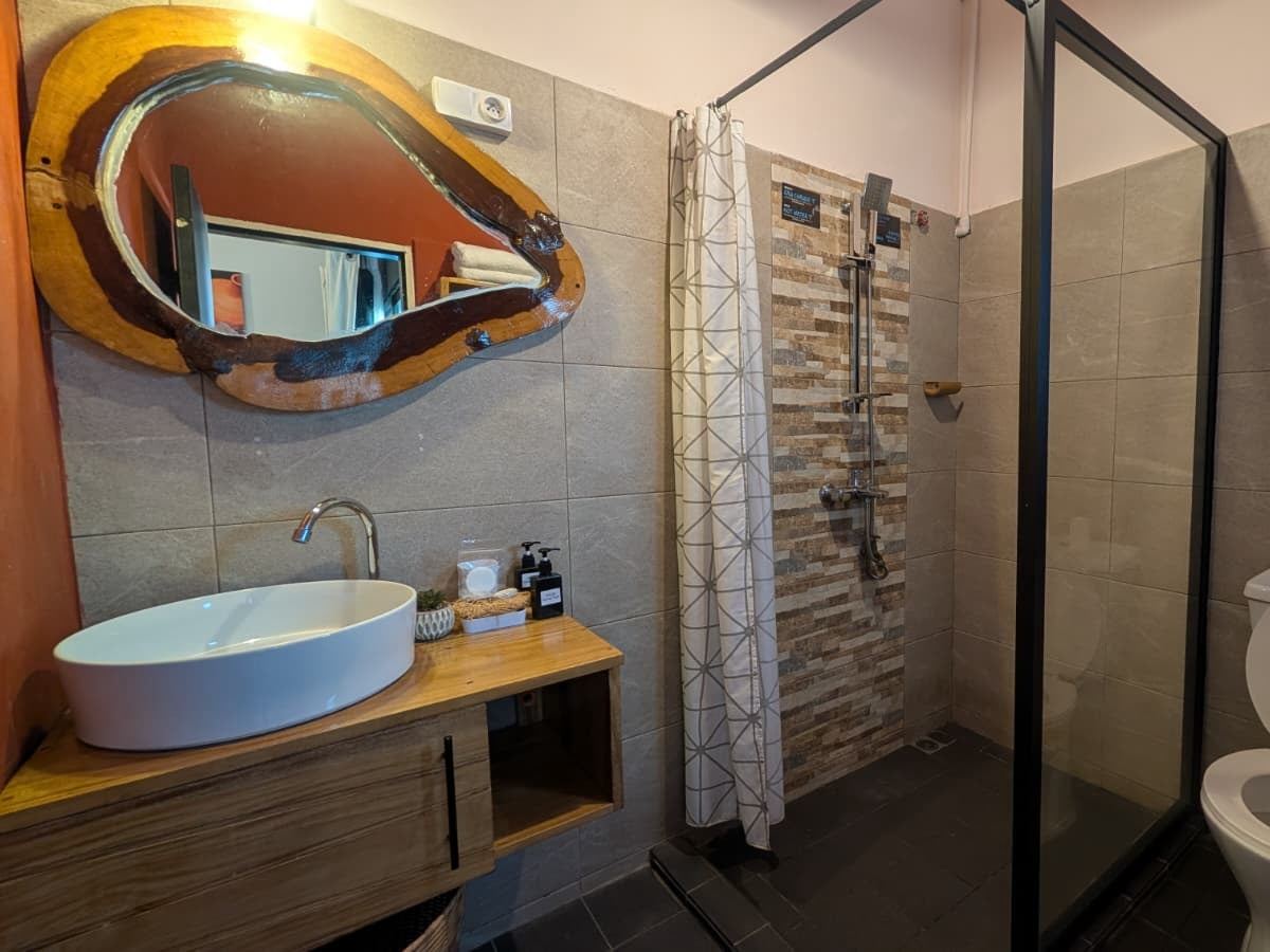 Chambre Blefoutou (lit double) - maison d'hôtes Canelya, Fidjrossè, Cotonou