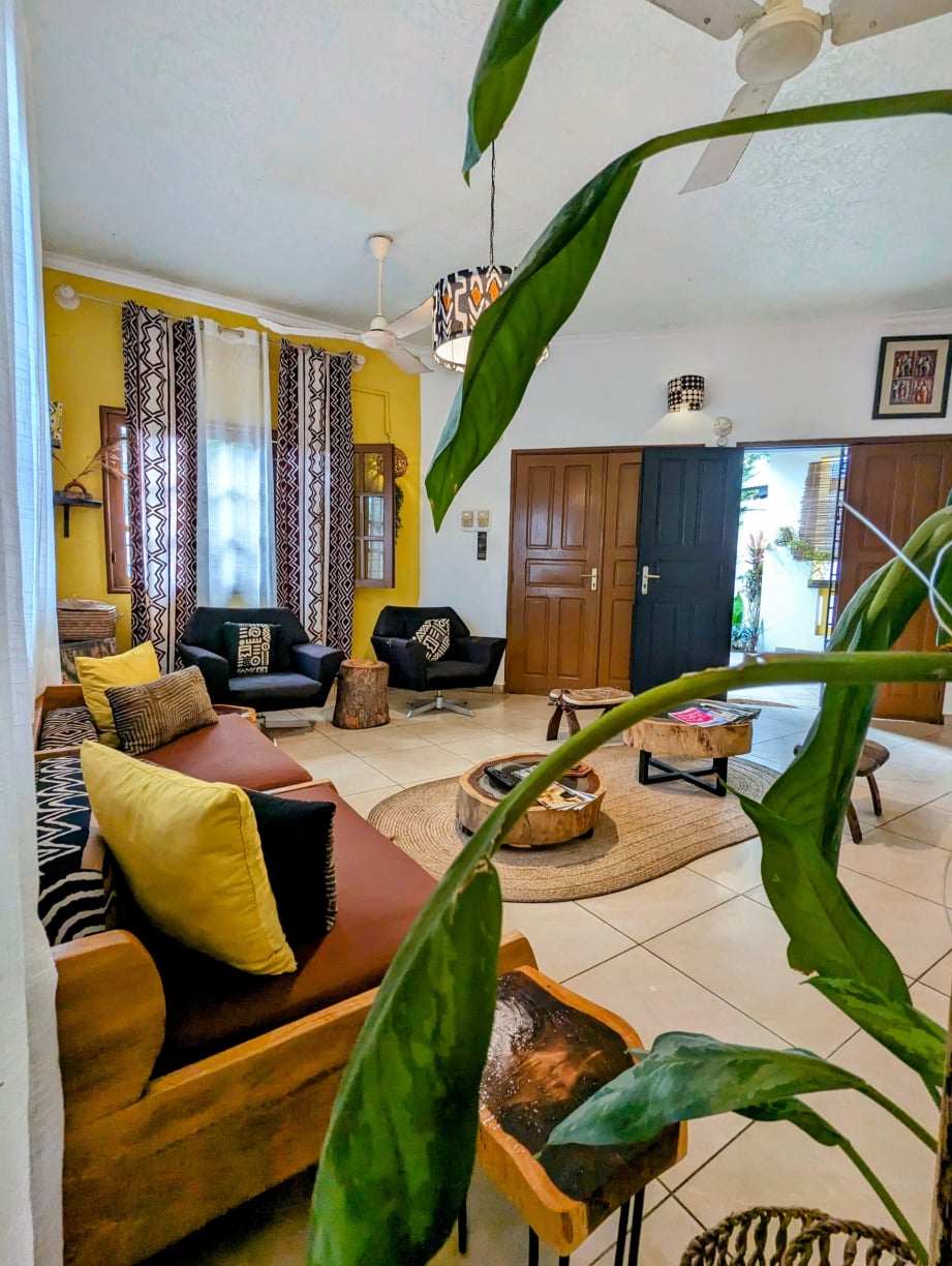Room at La Maison de Canelya, pan-African decor – photo 8